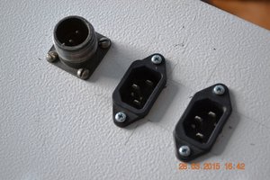 Закрепил разъемы на ИБП и входной разъем (2597 просмотров) <a class='original' href='./download/file.php?id=46767&mode=view' target=_blank>Загрузить оригинал (203.84 КБ)</a>