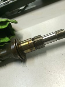 на винте утолщение в которое уперт игольчатый упорный подшипник.. (1949 просмотров) <a class='original' href='./download/file.php?id=47469&mode=view' target=_blank>Загрузить оригинал (1.46 МБ)</a>