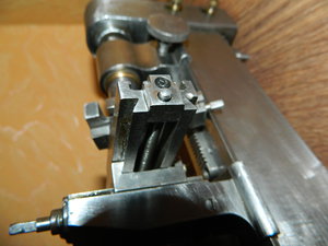 Направляющие &quot;ласточкин хвост&quot; ( винтовая передача м5 + бронзовая гайка. в передаче имеется незначительный люфт на X Y осях на оси Z реечно шестеренная передача) (2946 просмотров) <a class='original' href='./download/file.php?id=49432&mode=view' target=_blank>Загрузить оригинал (5.49 МБ)</a>