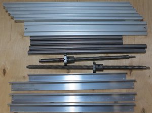 ШВП, стол из алюминиевых слотов (9703 просмотра) <a class='original' href='./download/file.php?id=50214&mode=view' target=_blank>Загрузить оригинал (1.4 МБ)</a>