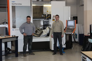 Он справа на фото (7095 просмотров) <a class='original' href='./download/file.php?id=50883&mode=view' target=_blank>Загрузить оригинал (5.33 МБ)</a>