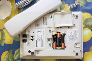 Лень было заглядывать. Работает телефон, и работает. Ну не программируется, так ещё два на столе стоят... (2265 просмотров) <a class='original' href='./download/file.php?id=51625&mode=view' target=_blank>Загрузить оригинал (6.92 МБ)</a>