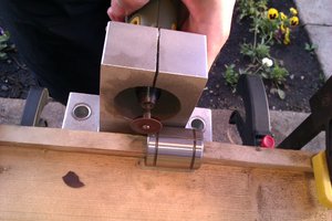 Брусок служил направляющей, не совсем технологично... Но не стрелять же с них) (5496 просмотров) <a class='original' href='./download/file.php?id=54027&mode=view' target=_blank>Загрузить оригинал (793.6 КБ)</a>