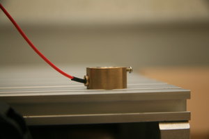 Вид сбоку (магнит выступает на 0,4 мм) (6641 просмотр) <a class='original' href='./download/file.php?id=5579&mode=view' target=_blank>Загрузить оригинал (58.17 КБ)</a>