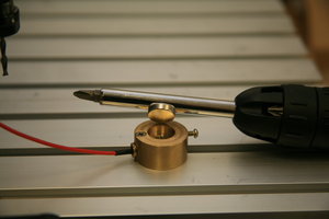 Вынимаем магнит отвёрткой (6641 просмотр) <a class='original' href='./download/file.php?id=5580&mode=view' target=_blank>Загрузить оригинал (75.97 КБ)</a>