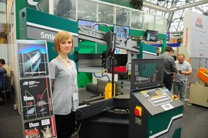 металлообработка девушки 01.JPG (9125 просмотров) <a class='original' href='./download/file.php?id=5692&mode=view' target=_blank>Загрузить оригинал (511.28 КБ)</a>