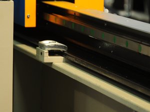 крепление рельса на станке плазменного раскроя.JPG (14290 просмотров) <a class='original' href='./download/file.php?id=5708&mode=view' target=_blank>Загрузить оригинал (432.75 КБ)</a>