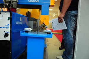 рельс станка плазменной резки.JPG (14290 просмотров) <a class='original' href='./download/file.php?id=5713&mode=view' target=_blank>Загрузить оригинал (340.37 КБ)</a>