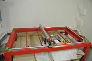 лазерная труба будет расположена над двигателем слева в металлическом коробе (8144 просмотра) <a class='original' href='./download/file.php?id=57905&mode=view' target=_blank>Загрузить оригинал (4.44 МБ)</a>