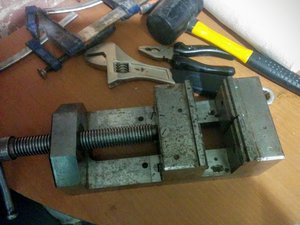 vise.jpg (4061 просмотр) <a class='original' href='./download/file.php?id=60938&mode=view' target=_blank>Загрузить оригинал (205.67 КБ)</a>