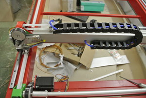 долго провода уговаривал пролезть в отверстия поперечной балки)) (3281 просмотр) <a class='original' href='./download/file.php?id=61307&mode=view' target=_blank>Загрузить оригинал (5.14 МБ)</a>