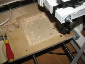 Черная точка в центре стола - вылетела фреза в стол почти в самом начале подбора режимов (3494 просмотра) <a class='original' href='./download/file.php?id=63160&mode=view' target=_blank>Загрузить оригинал (2.85 МБ)</a>