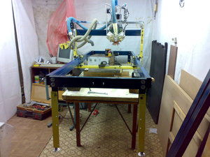 поменял направляющие  и станок сейчас как карабль на стапеле висит свесив ноги (2896 просмотров) <a class='original' href='./download/file.php?id=6347&mode=view' target=_blank>Загрузить оригинал (479.92 КБ)</a>