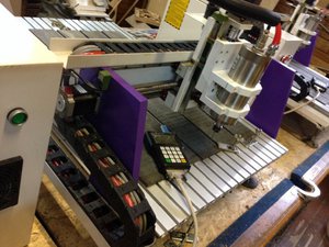 Вот такой станочек (2300 просмотров) <a class='original' href='./download/file.php?id=64074&mode=view' target=_blank>Загрузить оригинал (147.45 КБ)</a>