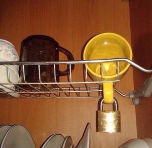 Кухня в общаге (1352 просмотра) <a class='original' href='./download/file.php?id=64158&mode=view' target=_blank>Загрузить оригинал (61.55 КБ)</a>