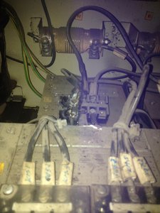 Расплавленная клемма (4304 просмотра) <a class='original' href='./download/file.php?id=72510&mode=view' target=_blank>Загрузить оригинал (364.59 КБ)</a>