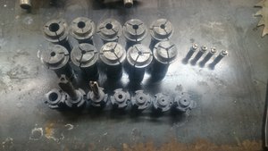 десяток цанг, оправки под метчики для резьбонарезной головки, мелкие цанги для мультипликаторной головки (39992 просмотра) <a class='original' href='./download/file.php?id=73451&mode=view' target=_blank>Загрузить оригинал (3.21 МБ)</a>