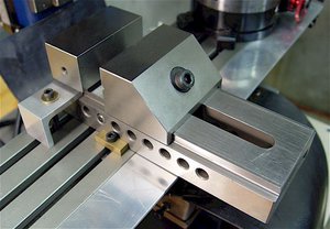 vise_screwless_3_in.jpg (2520 просмотров) <a class='original' href='./download/file.php?id=73584&mode=view' target=_blank>Загрузить оригинал (52.52 КБ)</a>