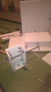 Голова станка. Сдесь все соединенно на мебельных уголках. Подшипники установлены так же как и в столе (1800 просмотров) <a class='original' href='./download/file.php?id=73719&mode=view' target=_blank>Загрузить оригинал (95.22 КБ)</a>