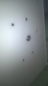 А вот сдесь уже один из минусов сборки<br />валы вбивал в корпус. В этом месте треснул. Перерезать деталь не стал. Треснуло из за того что изготавливал на самодельном фрезере и точности в нем не такая хорошая как на заводских (1800 просмотров) <a class='original' href='./download/file.php?id=73721&mode=view' target=_blank>Загрузить оригинал (45.54 КБ)</a>