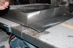 На фото резка-торцовка плиты АМГ6 =280мм, за один установ. Запилы--т.к. плита кривая, пришлось в ручную допиливать последние миллиметры. Подготовка к АРМИЯ-2015 (5447 просмотров) <a class='original' href='./download/file.php?id=74811&mode=view' target=_blank>Загрузить оригинал (8.58 МБ)</a>