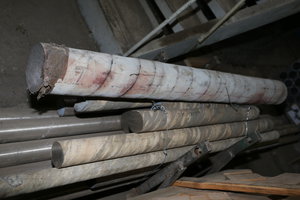 Перекат титана. На прутках видны следы ПВП (поперечно-винтовая прокатка) (2497 просмотров) <a class='original' href='./download/file.php?id=75413&mode=view' target=_blank>Загрузить оригинал (7.9 МБ)</a>