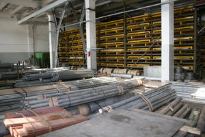 Наш бывший склад алюминиевого проката в Тушино, 800m². Большой склад, большой выбор. Из-за банкротства ТМЗ пришлось добавить площадь в Томилино. Всего в Томилино теперь 5000m² (17441 просмотр) <a class='original' href='./download/file.php?id=75573&mode=view' target=_blank>Загрузить оригинал (1.86 МБ)</a>