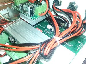 Внутренности контроллера 2 (2157 просмотров) <a class='original' href='./download/file.php?id=76693&mode=view' target=_blank>Загрузить оригинал (323.51 КБ)</a>