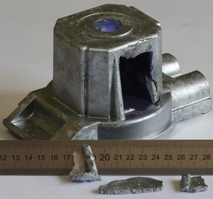 Одним ударом молотка... стенка корпуса лежит рядом, её и исследовал. (3668 просмотров) <a class='original' href='./download/file.php?id=77181&mode=view' target=_blank>Загрузить оригинал (1.62 МБ)</a>