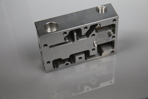 Корпус из плиты В95ПЧТ2 (аналог 7075Т7351) (3420 просмотров) <a class='original' href='./download/file.php?id=77192&mode=view' target=_blank>Загрузить оригинал (6.6 МБ)</a>