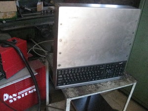 Стойка с клавиатурой (3600 просмотров) <a class='original' href='./download/file.php?id=7739&mode=view' target=_blank>Загрузить оригинал (664.71 КБ)</a>