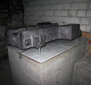 станина на тумбе.jpg (3489 просмотров) <a class='original' href='./download/file.php?id=82268&mode=view' target=_blank>Загрузить оригинал (4.39 МБ)</a>