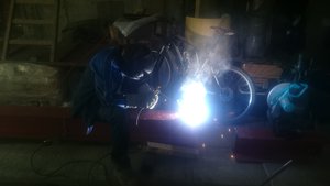 Варим проушины к двутавру (5622 просмотра) <a class='original' href='./download/file.php?id=82576&mode=view' target=_blank>Загрузить оригинал (2.11 МБ)</a>