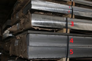 Алюминиевые плиты №№1,2 и 3 с заводской торцовкой кромки. Мы это делаем в два-пять раза дешевле, и горбушки отдаём. Плиты 4 и 5 без &quot;обрезной&quot; кромки. (10365 просмотров) <a class='original' href='./download/file.php?id=82988&mode=view' target=_blank>Загрузить оригинал (2.88 МБ)</a>