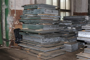 Остатки разных дюралевых и алюминиевых плит после резки. Остатки от 100х100 до 1500х1500мм и толщинами до 355мм на складе в огромном ассортименте. (10365 просмотров) <a class='original' href='./download/file.php?id=82990&mode=view' target=_blank>Загрузить оригинал (9.24 МБ)</a>