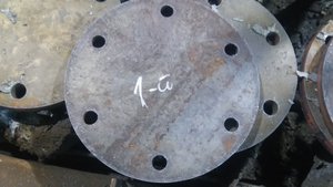 Самый первый вырезанный флянец. Нижняя сторона флянца. шлак отчистил. (8960 просмотров) <a class='original' href='./download/file.php?id=86066&mode=view' target=_blank>Загрузить оригинал (1.25 МБ)</a>