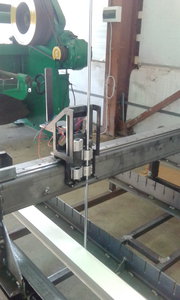 Каретка. Пока вставил вал, чтобы соблюсти соосность. И чтобы вал не потерялся :) (3924 просмотра) <a class='original' href='./download/file.php?id=89423&mode=view' target=_blank>Загрузить оригинал (709.77 КБ)</a>