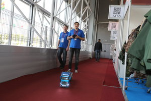 Коридоры  АРМИЯ-2016 вдоль окон свободны были всегда (14343 просмотра) <a class='original' href='./download/file.php?id=89888&mode=view' target=_blank>Загрузить оригинал (8.08 МБ)</a>