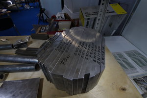 Для выставки порезали толстые прутки В95Т1 и Д16Т &quot;вдоль волокна&quot; (5549 просмотров) <a class='original' href='./download/file.php?id=90162&mode=view' target=_blank>Загрузить оригинал (8.8 МБ)</a>