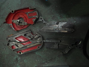 самый  низ пи**ли обо что то довольно сильно, захваты и их направляющие раздолбаны, но тут тоже более или менее ясно , чистим , отдаем на сканер , делаем новые по первой из д16 , работает- делаем в стали. (5820 просмотров) <a class='original' href='./download/file.php?id=90709&mode=view' target=_blank>Загрузить оригинал (4.04 МБ)</a>