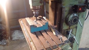 Исправляю недочеты предыдущего фрезеровщика. Выставил на глаз каретку меньше чем в сотку хе-хе (10418 просмотров) <a class='original' href='./download/file.php?id=92374&mode=view' target=_blank>Загрузить оригинал (1.47 МБ)</a>