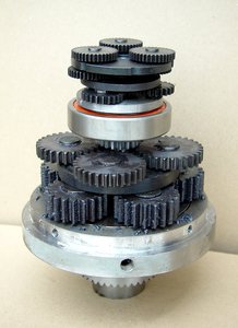 многоступенчатый планетарный редуктор (5550 просмотров) <a class='original' href='./download/file.php?id=9298&mode=view' target=_blank>Загрузить оригинал (558.29 КБ)</a>