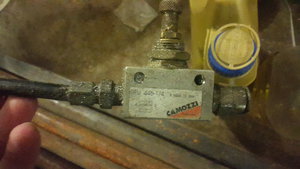 Какой то воздушный тройник. Возможно связан с масляным туманом. №8 (4743 просмотра) <a class='original' href='./download/file.php?id=95382&mode=view' target=_blank>Загрузить оригинал (3.14 МБ)</a>