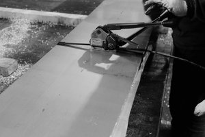 Стяжка полос (листа) &quot;губозакаточной&quot; машинкой. В дальнейшем при транспортировке материал будет &quot;закручен&quot; в плёнку. (8157 просмотров) <a class='original' href='./download/file.php?id=95501&mode=view' target=_blank>Загрузить оригинал (2.89 МБ)</a>