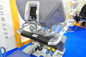 daVinci робот блок управления.jpg (10311 просмотров) <a class='original' href='./download/file.php?id=974&mode=view' target=_blank>Загрузить оригинал (496.15 КБ)</a>