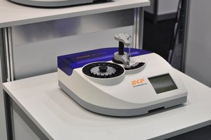 маленький робот для расстворов.jpg (12010 просмотров) <a class='original' href='./download/file.php?id=979&mode=view' target=_blank>Загрузить оригинал (242.83 КБ)</a>