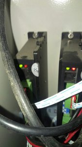 левый драйвер горит только зеленая лампа ,правый две горят (2173 просмотра) <a class='original' href='./download/file.php?id=98035&mode=view' target=_blank>Загрузить оригинал (92.28 КБ)</a>